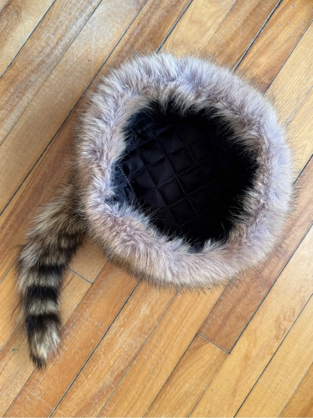 Faux Fur Davy Crockett Hat with Tail, One Size. Raccoon Tail. New. - Picture 2 of 3